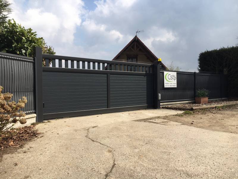 Devis d'un portail aluminium coulissant sur rail posé sur la région du Havre