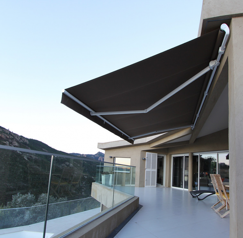 Fourniture et pose de stores bannes de terrasse en Seine Maritime
